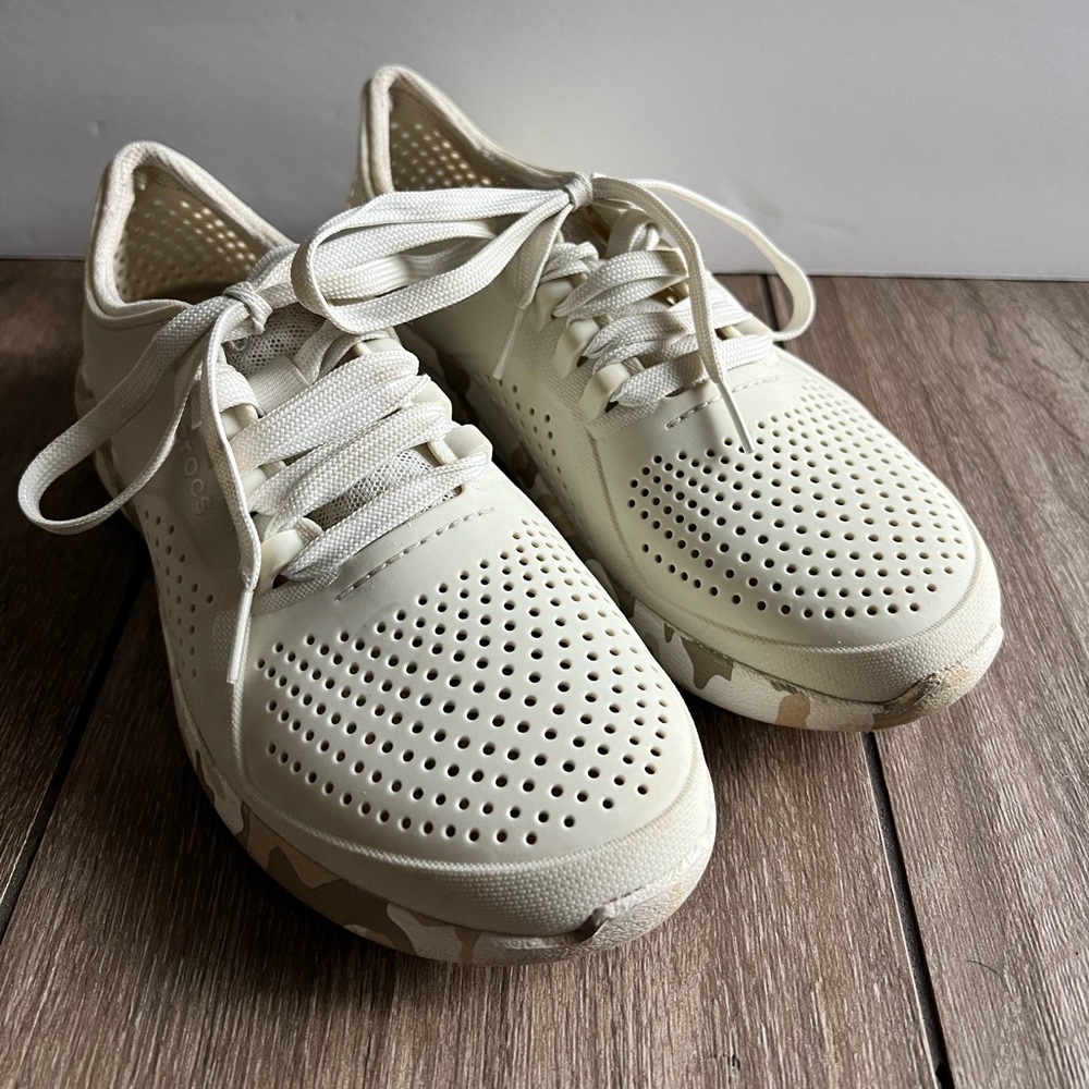Crocs LightRide Pacer Lace Women’s Shoes in Almost White Camo-Women’s Size 8